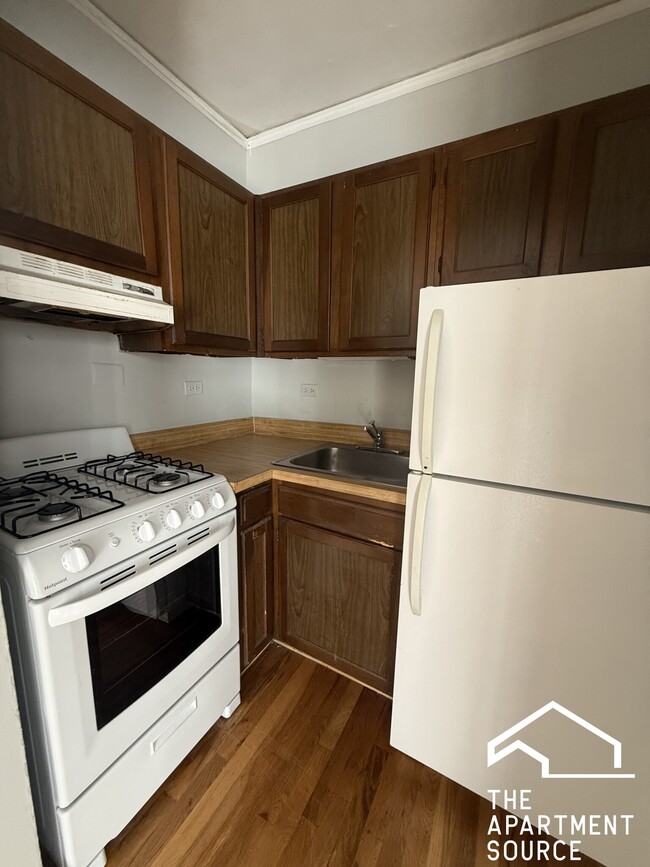 property at 837 W Wolfram St