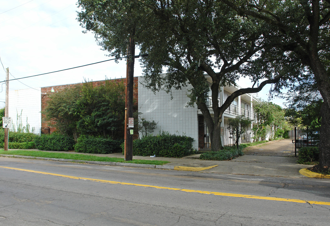 6135 Magazine St in New Orleans, LA - Building Photo