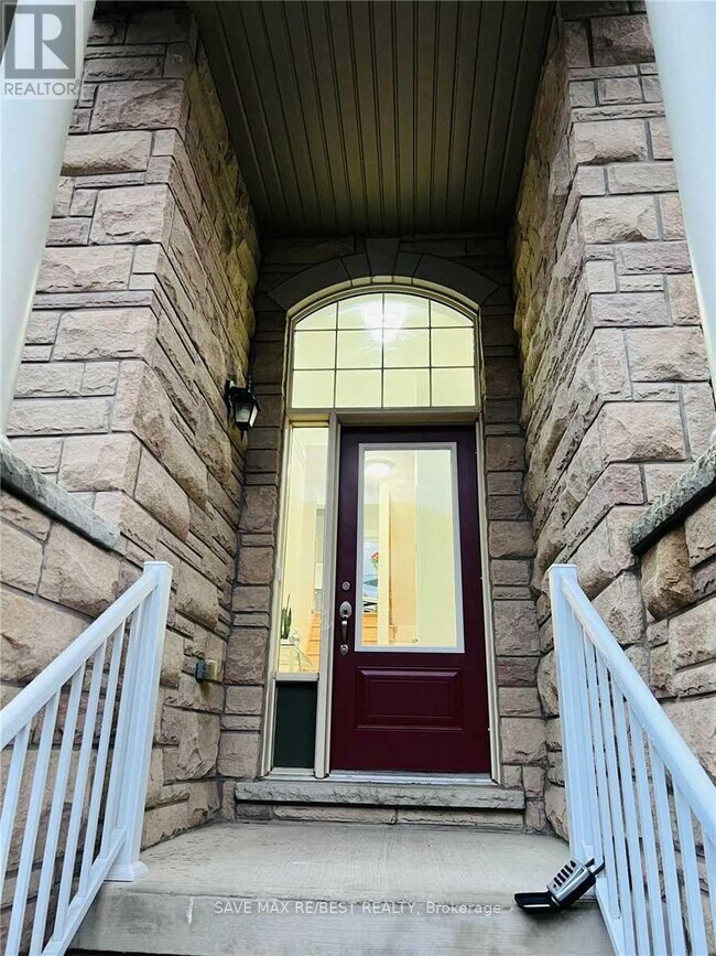 12 Aspen Hills Rd in Brampton, ON - Building Photo - Building Photo