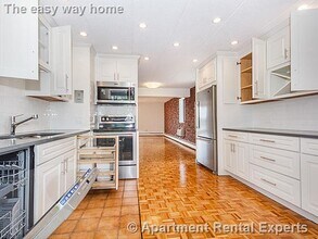 31 Harris St in Brookline, MA - Building Photo - Building Photo