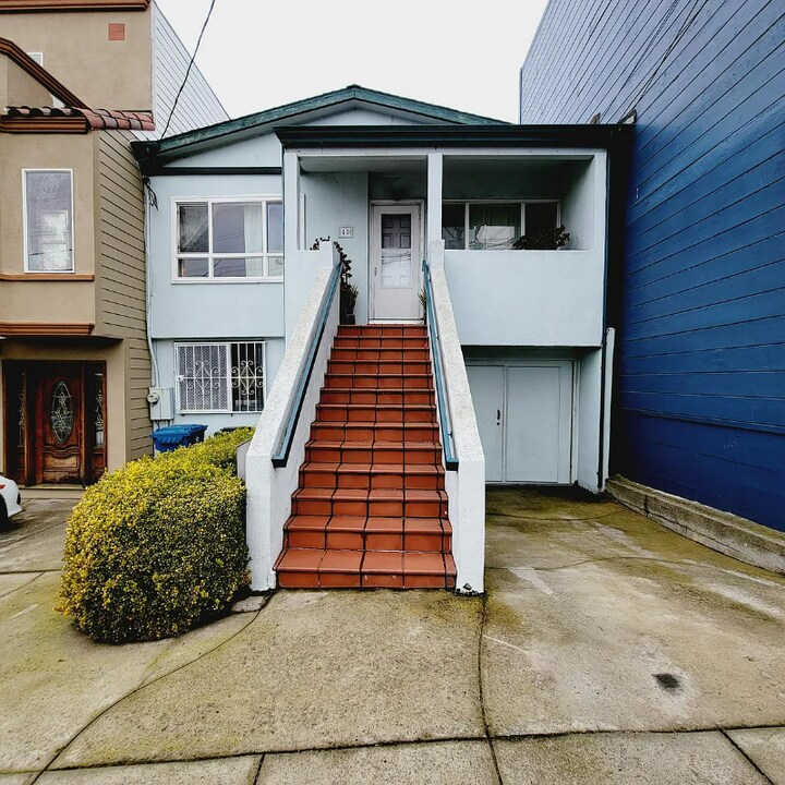 40 Vista Grande Ave-Unit -Down Stairs in Daly City, CA - Building Photo