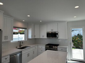 2065 Edinburg Ave in Encinitas, CA - Building Photo