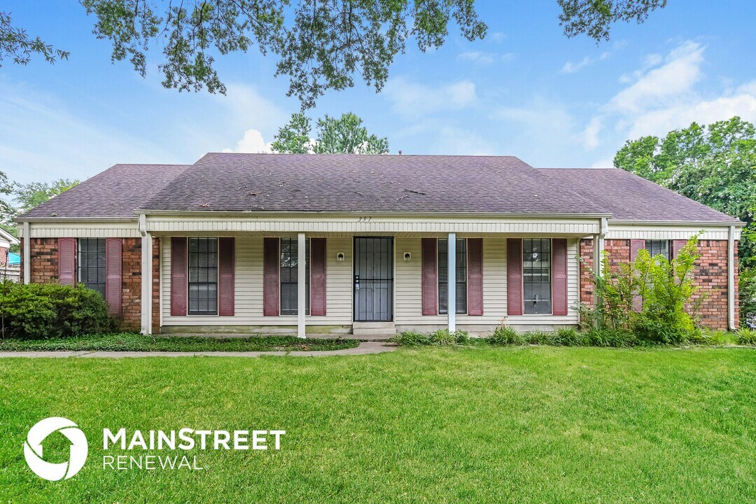 397 Southwick Dr in Southaven, MS - Building Photo