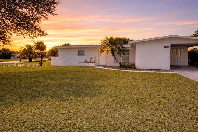 property at 1104 E Jasmine Rd