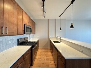 2740 N Spaulding Ave in Chicago, IL - Building Photo - Building Photo