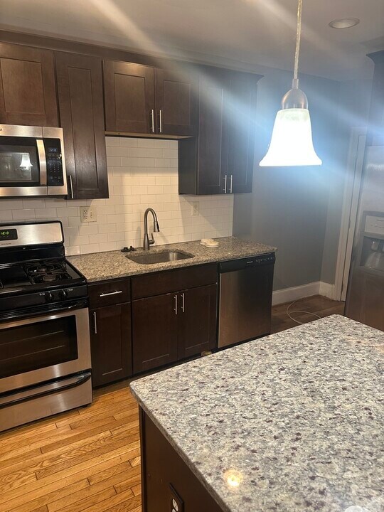 552 E 38th St in Baltimore, MD - Building Photo