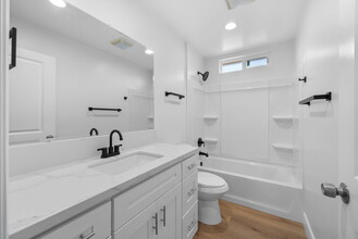 1004 Sumner Ave in El Cajon, CA - Building Photo - Interior Photo