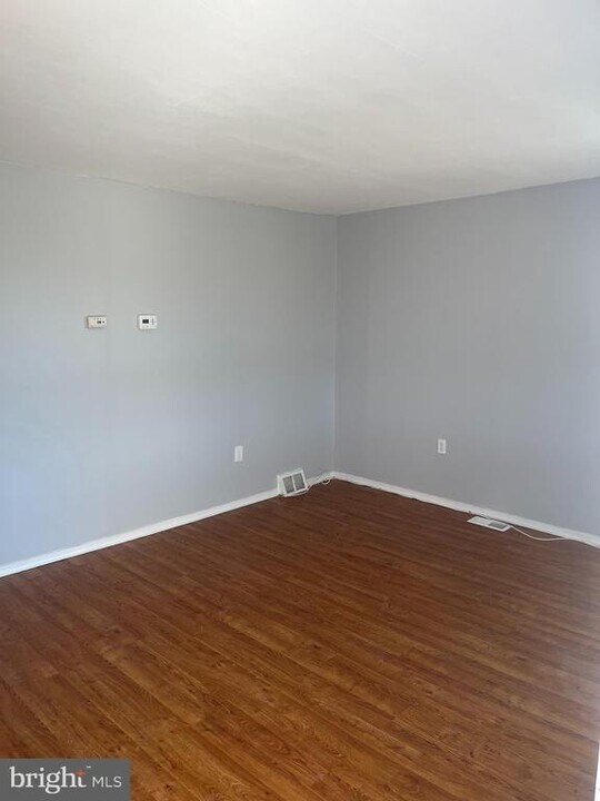 19 W Maiden Ln in Somerdale, NJ - Building Photo