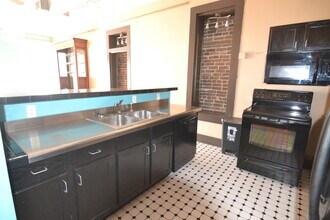 214 S Campbell Ave in Springfield, MO - Building Photo - Building Photo