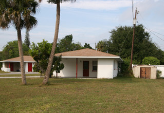 1906-1908 58th Avenue Dr W in Bradenton, FL - Building Photo - Building Photo