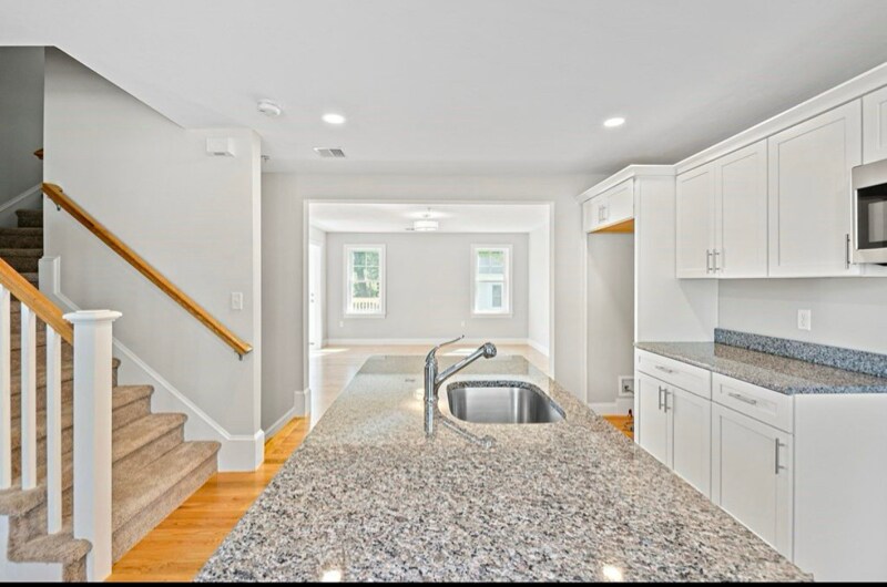 55 Plymouth St in Whitman, MA - Building Photo