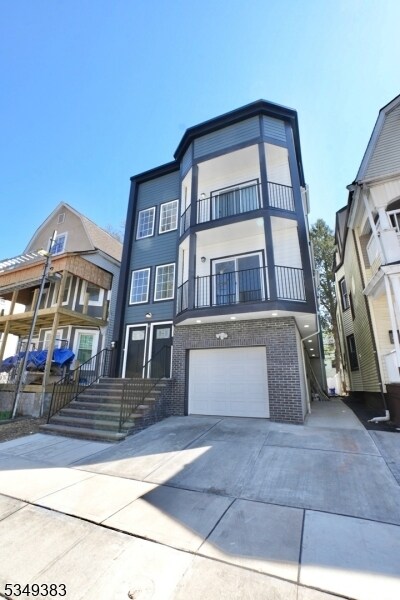 46 N 16th St in East Orange, NJ - Building Photo