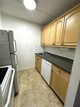 560 Halstead Ave in Harrison, NY - Building Photo - Building Photo