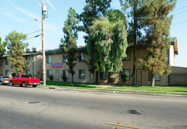 Channel Breeze Apartments in Fresno, CA - Foto de edificio - Building Photo