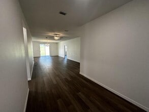 2011 Sloans Outlook Dr in Groveland, FL - Building Photo - Building Photo