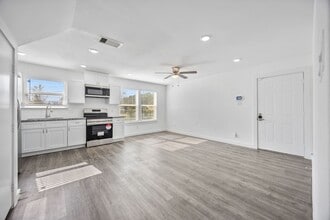 2320 Wavell St in Houston, TX - Building Photo - Building Photo