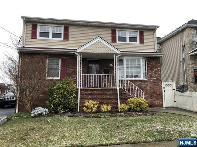 361 Sanford Ave in Lyndhurst, NJ - Building Photo