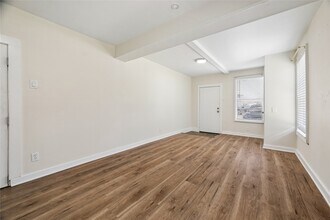 215 Hyde Park Blvd in Houston, TX - Building Photo - Building Photo