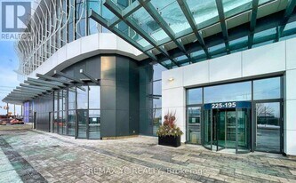 195 Commerce St in Vaughan, ON - Building Photo