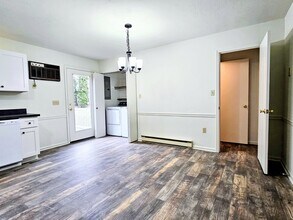 205 Riverview Dr in Ephrata, PA - Foto de edificio - Building Photo