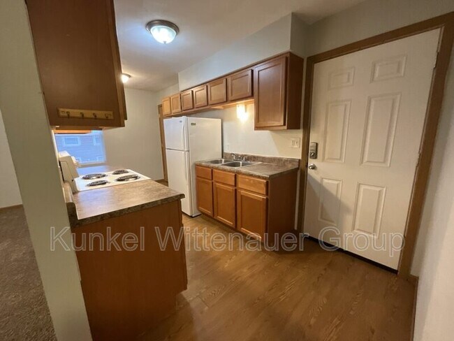 1810 Jamestown Rd in Swansea, IL - Foto de edificio - Building Photo