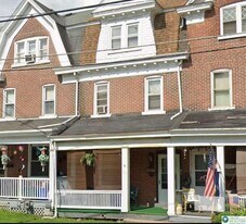 917 Center St in Bethlehem, PA - Building Photo