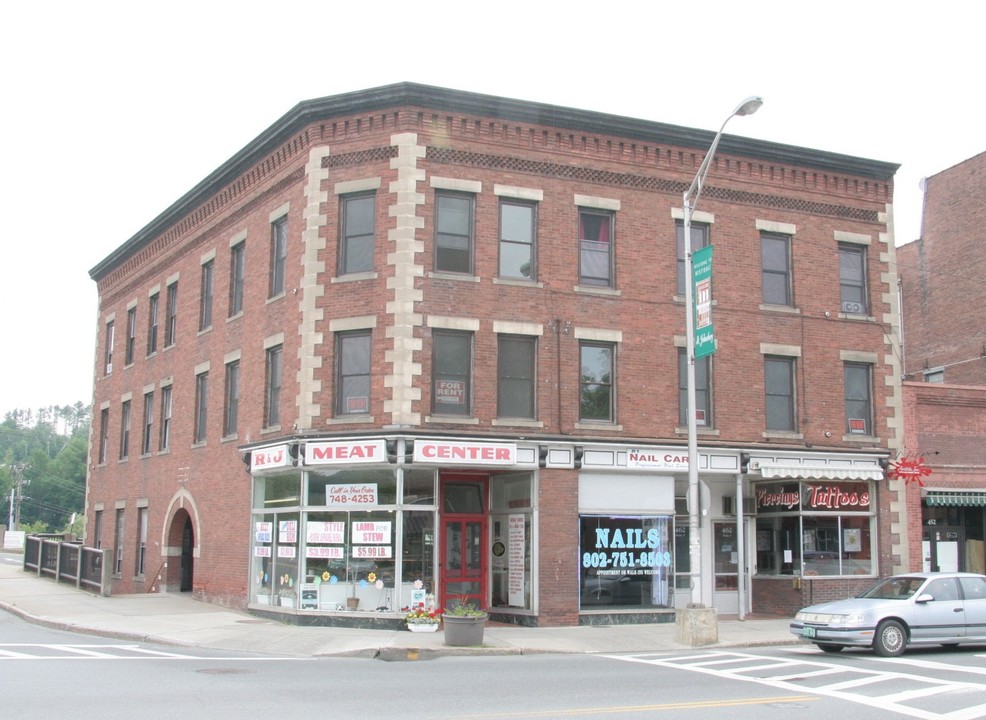 462 Railroad St in St Johnsbury, VT - Building Photo