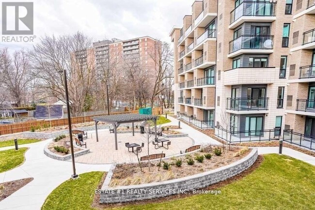 7 Falaise Rd in Toronto, ON - Building Photo - Building Photo