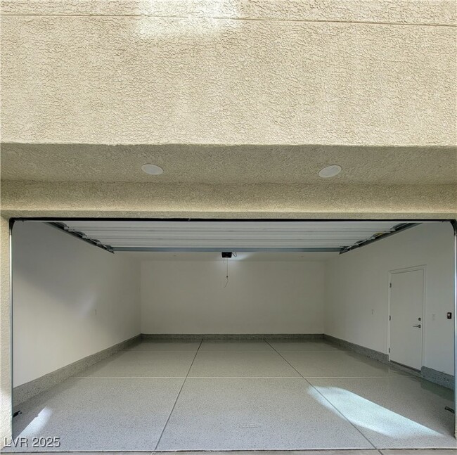 property at 2555 Hampton Rd