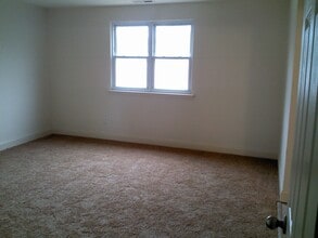 7827 Bradford St, Unit 7827-A in Philadelphia, PA - Building Photo - Building Photo