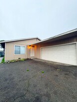 3592 Railroad Ave in Redding, CA - Building Photo