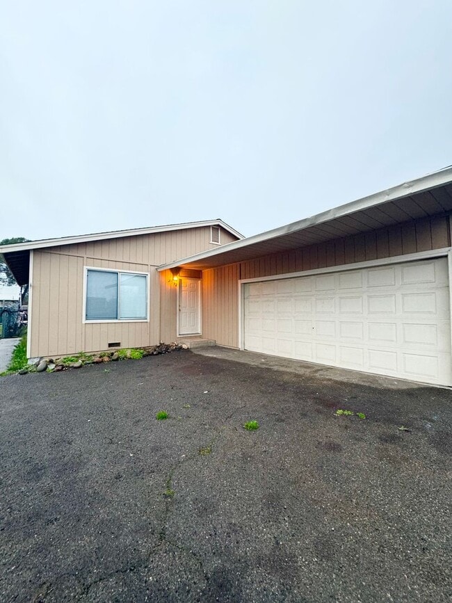 property at 3592 Railroad Ave