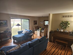 1129 Kirts Blvd in Troy, MI - Building Photo - Building Photo
