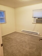 10477 Sprinkle Rd, Unit 2 in Vicksburg, MI - Foto de edificio - Building Photo