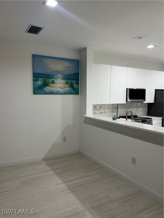 827 Hampton Cir in Naples, FL - Foto de edificio