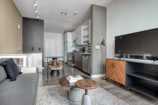 2 Leighton St in Cambridge, MA - Foto de edificio - Building Photo