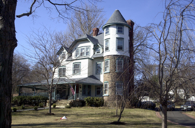 300 W Park Ave in Langhorne, PA - Building Photo - Building Photo