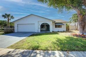 482 SE 4th Ave in Dania Beach, FL - Building Photo