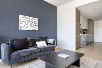 390 Harrison Ave in Boston, MA - Foto de edificio - Building Photo