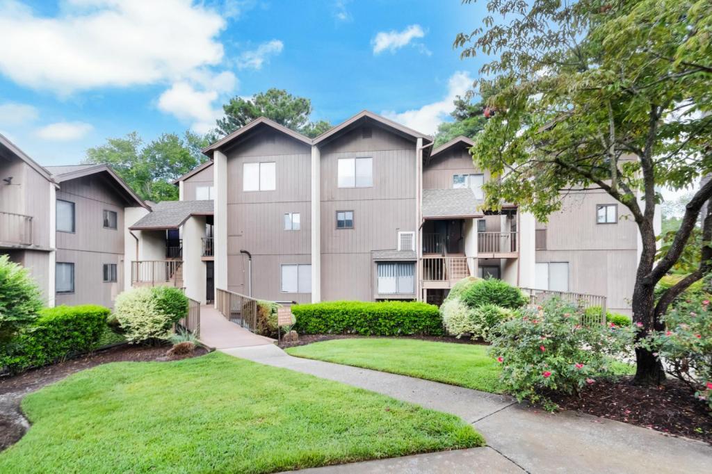 228 Canal Park Dr in Salisbury, MD - Building Photo