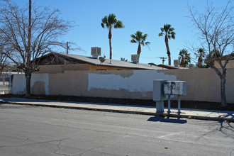 1800 South Sahuara Avenue Apartments in Tucson, AZ - Foto de edificio - Building Photo