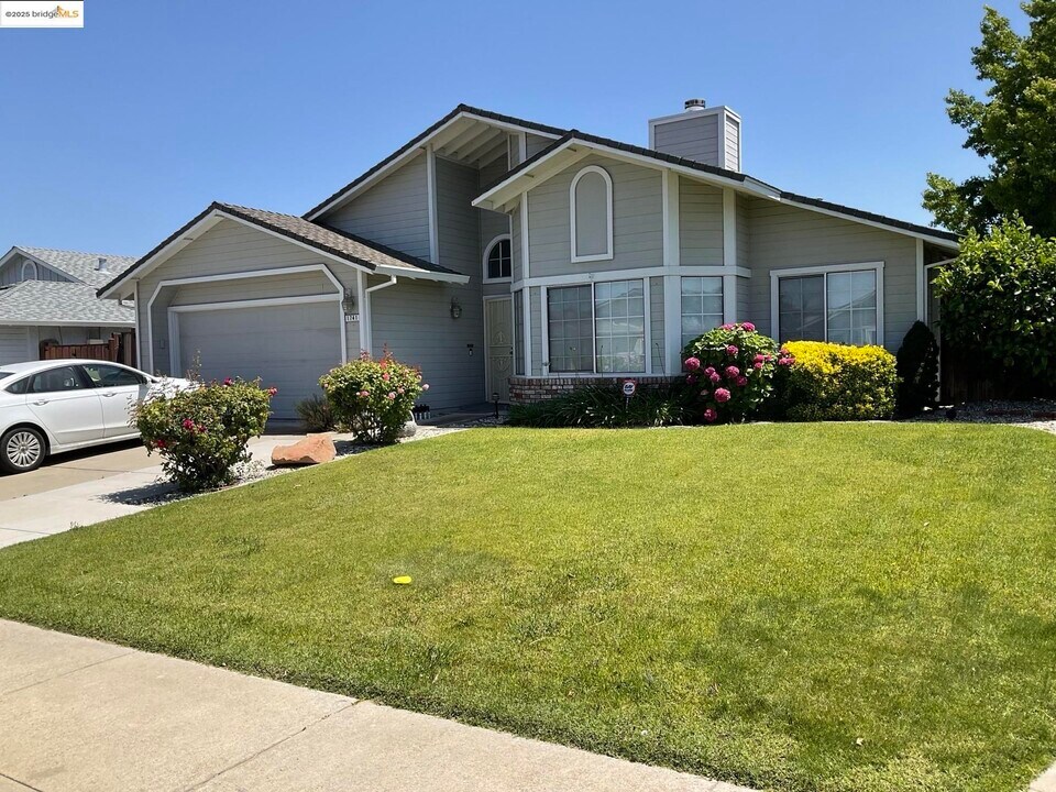1741 Gateway Dr in Oakley, CA - Building Photo