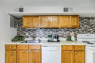 4303 Glenmore Ave-Unit -B in Baltimore, MD - Building Photo - Building Photo