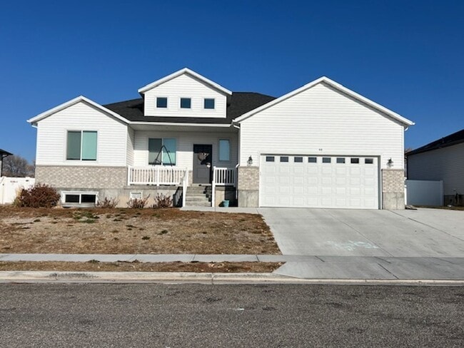 property at 44 930 S