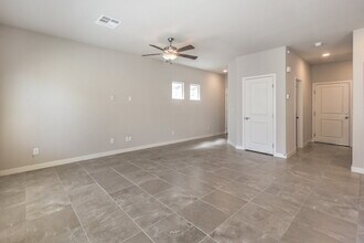 7849 Pink Opal Ave in Las Vegas, NV - Building Photo - Building Photo