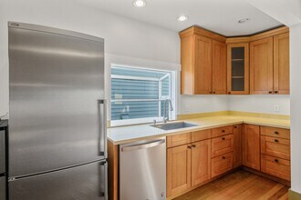 950 Hiawatha Pl S in Seattle, WA - Building Photo - Building Photo