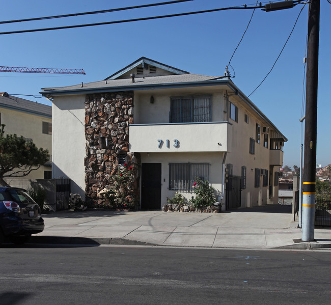 713 N Grand Ave in Los Angeles, CA - Foto de edificio - Building Photo