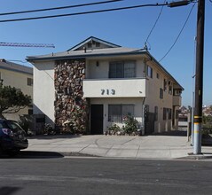 713 N Grand Ave in Los Angeles, CA - Building Photo - Building Photo