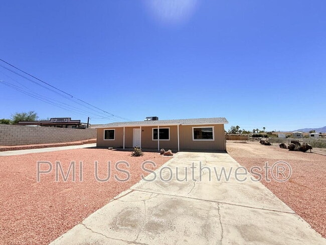 1460 Horseshoe Ln in Bullhead City, AZ - Building Photo - Building Photo