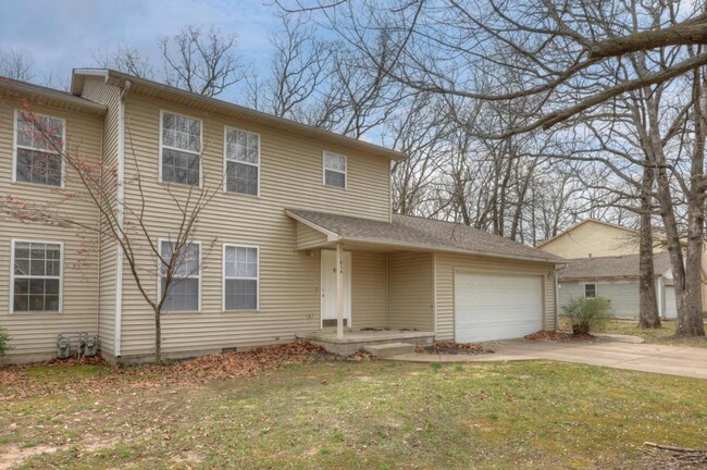 103 E Briarbrook Ln in Carl Junction, MO - Building Photo - Building Photo